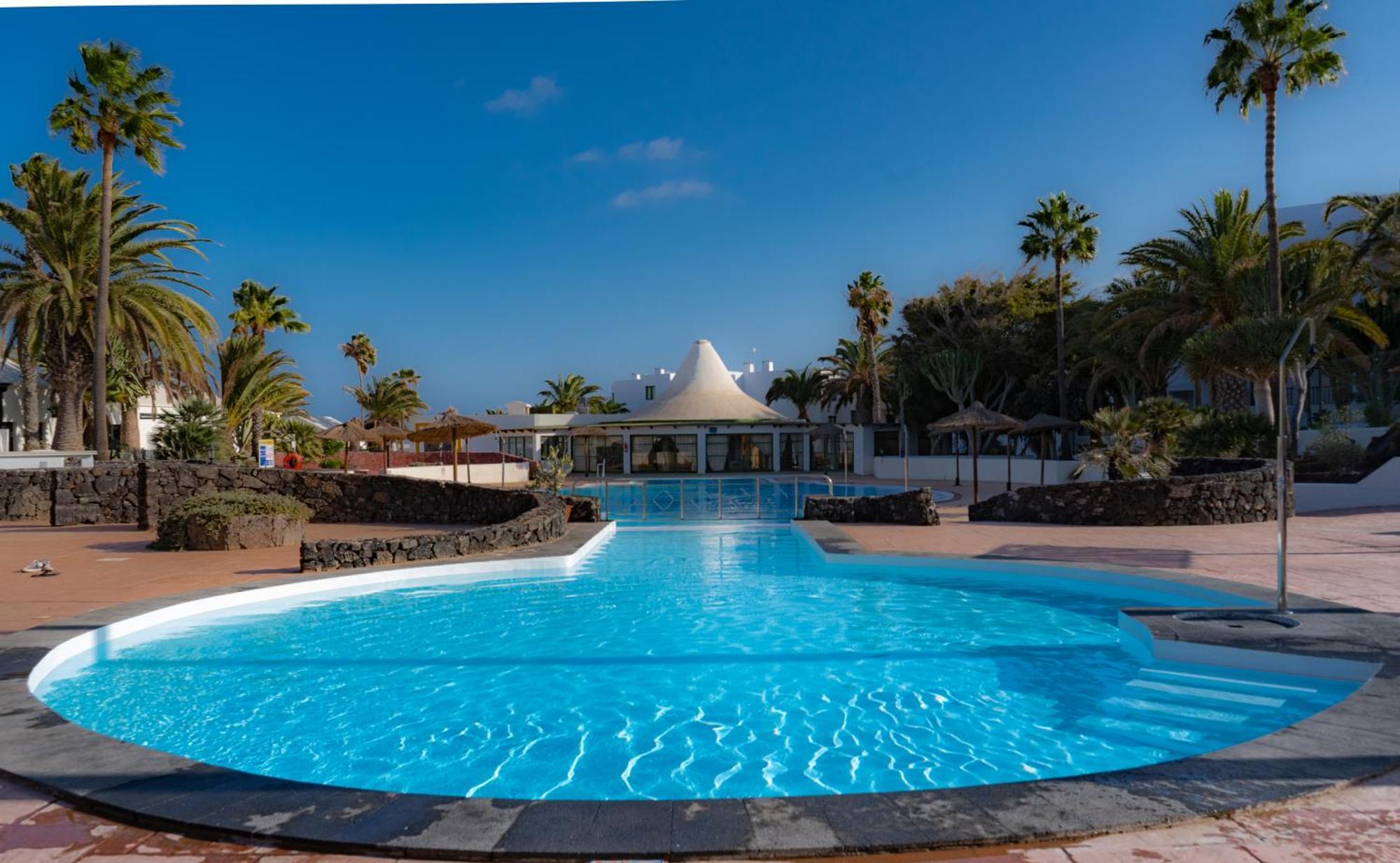 Luxury Apartamento Luz De Mar Complejo Playa Roca Costa Teguise Dış mekan fotoğraf